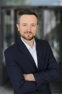 Porsche Design mit neuer CRM-Agentur - servicepro-GF Slavisa Gasic freut über den Pitch-Sieg bei Porsche Design - Foto: servicepro